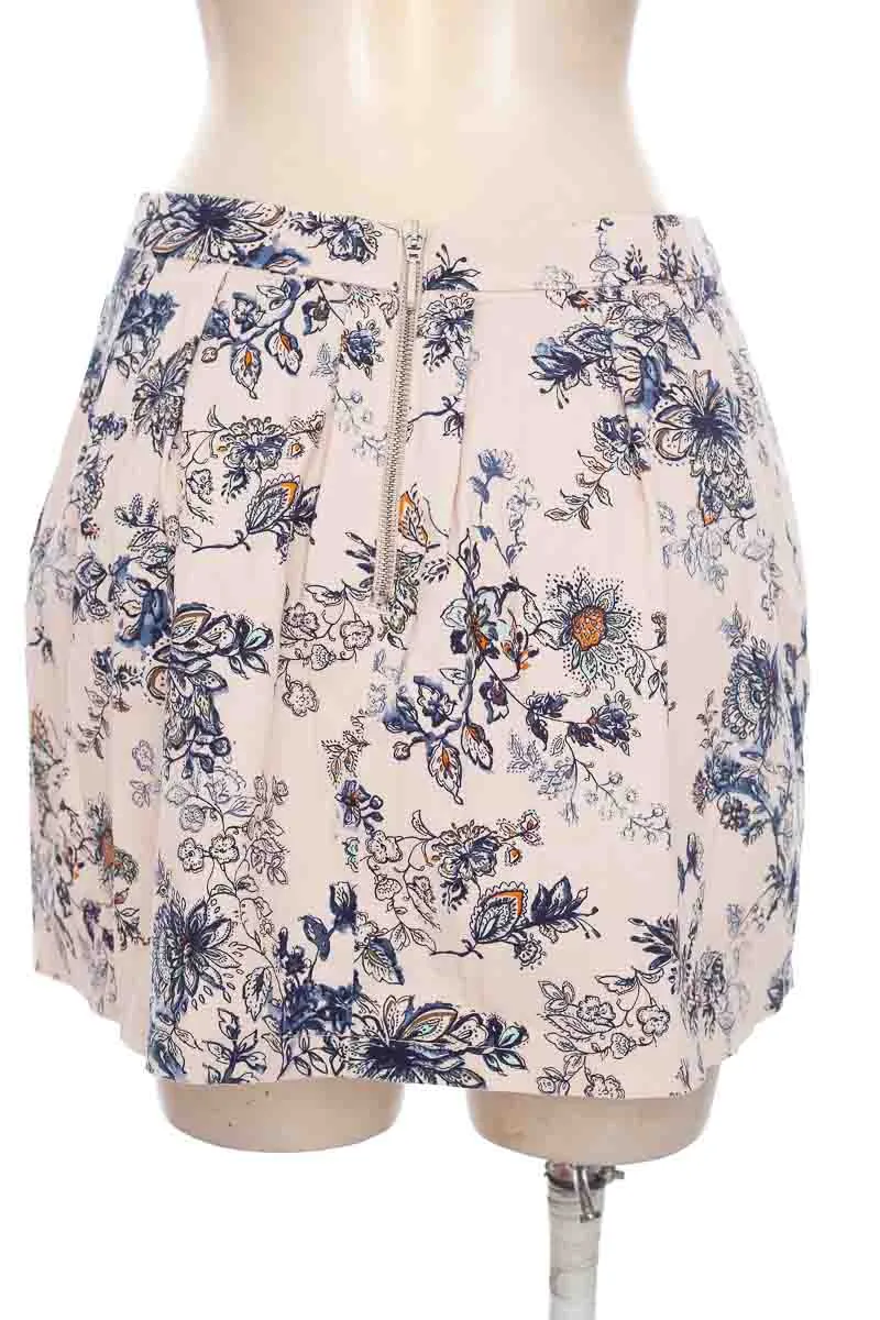 FALDA COLOR ROSADO  STRADIVARIUS
