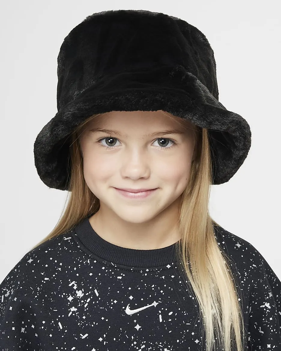 NIKE APEX GORRO TIPO PESCADOR  NIñO/A
