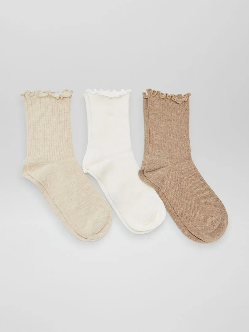 PACK DE 3 CALCETINES FESTONEADOS  BEIGE
