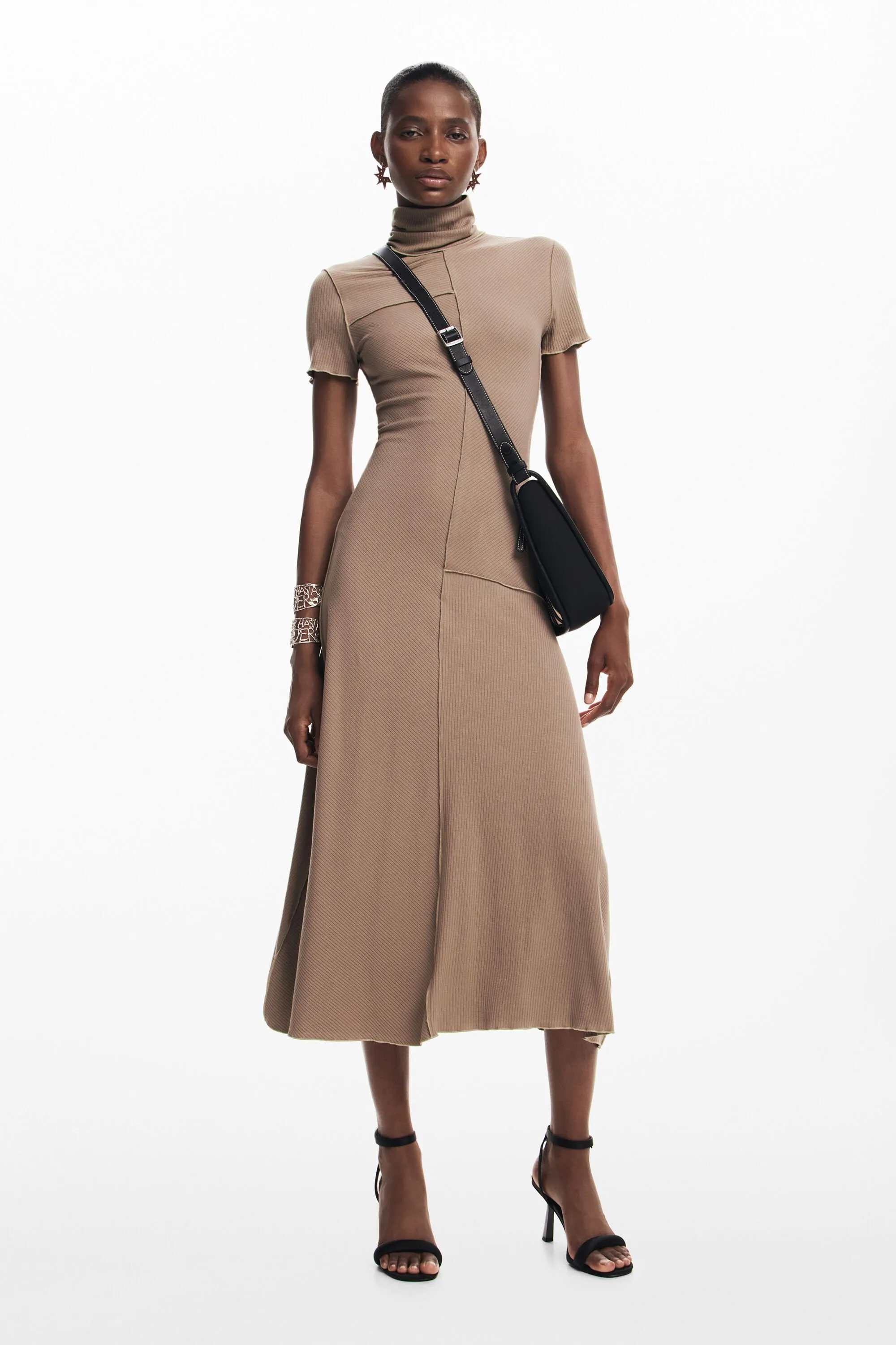 Vestido midi cuello alto