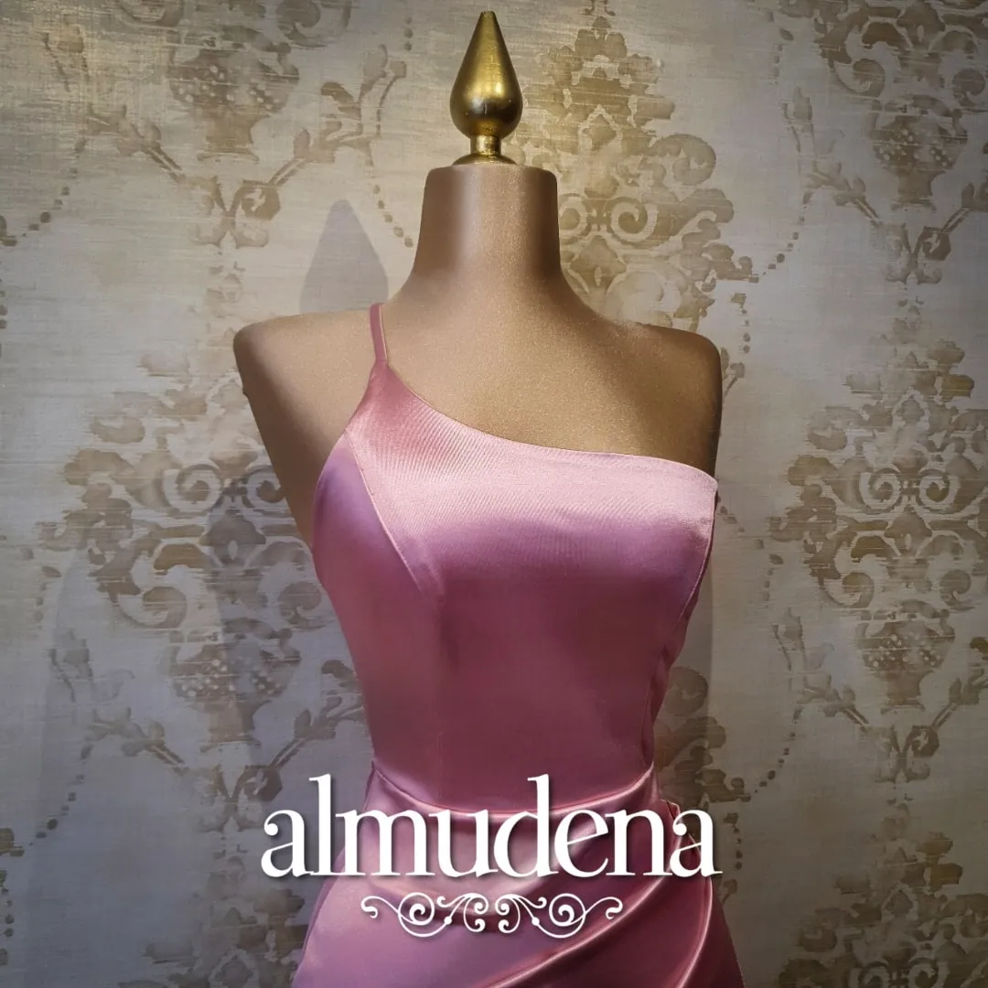 Vestido Rosa Corto Satinado Sin Espalda