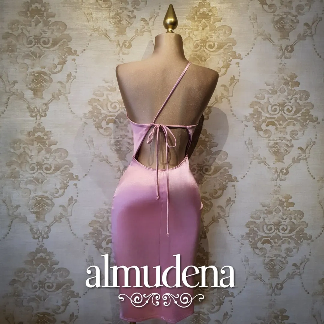 Vestido Rosa Corto Satinado Sin Espalda
