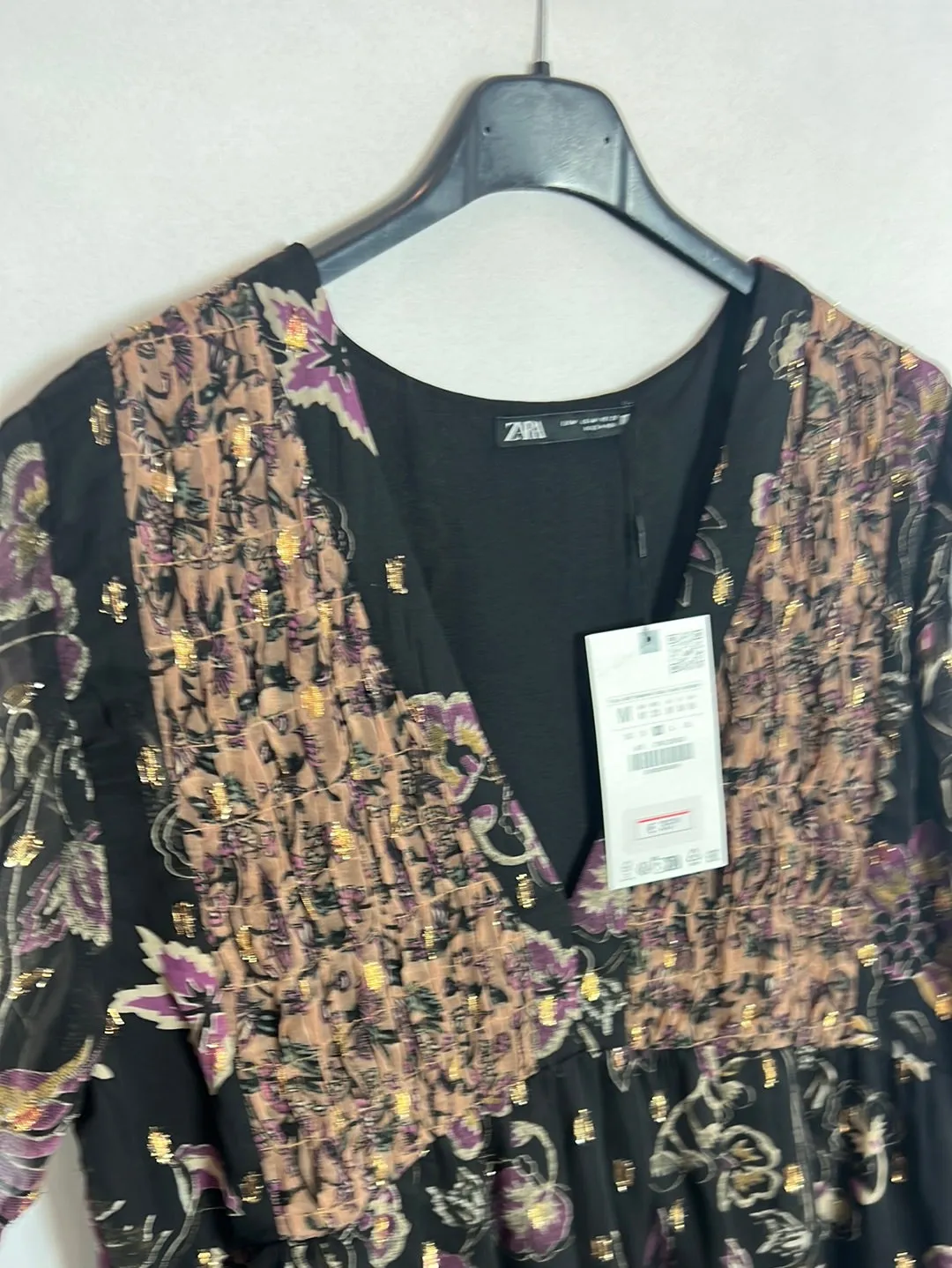 ZARA. Vestido negro hada estamapdo brillos. T M